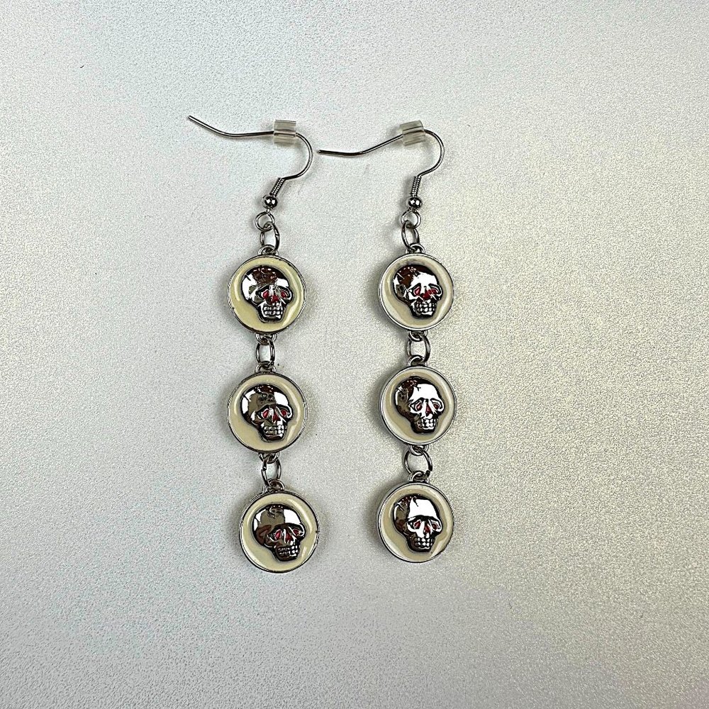 ED HARDY VINTAGE Earrings / Triple Skull Earring In Base Metal / Hard Rock - Picture 2 of 8